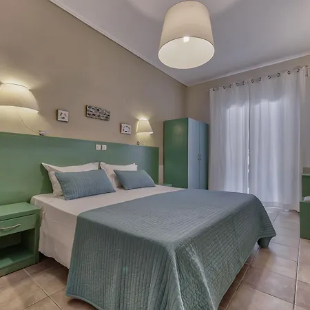 Zefyros Village Hotel 3*