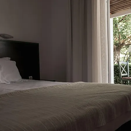 Zefyros Village Hotel 3*