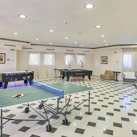 Zefyros Village Hotel 3*