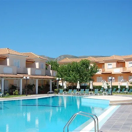 Zefyros Village מלון