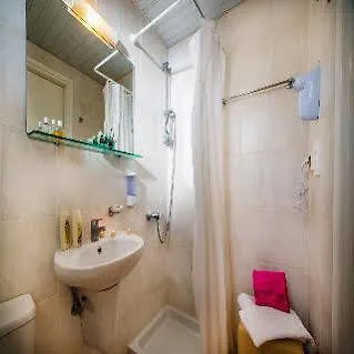 מלון Zefyros Village 3*